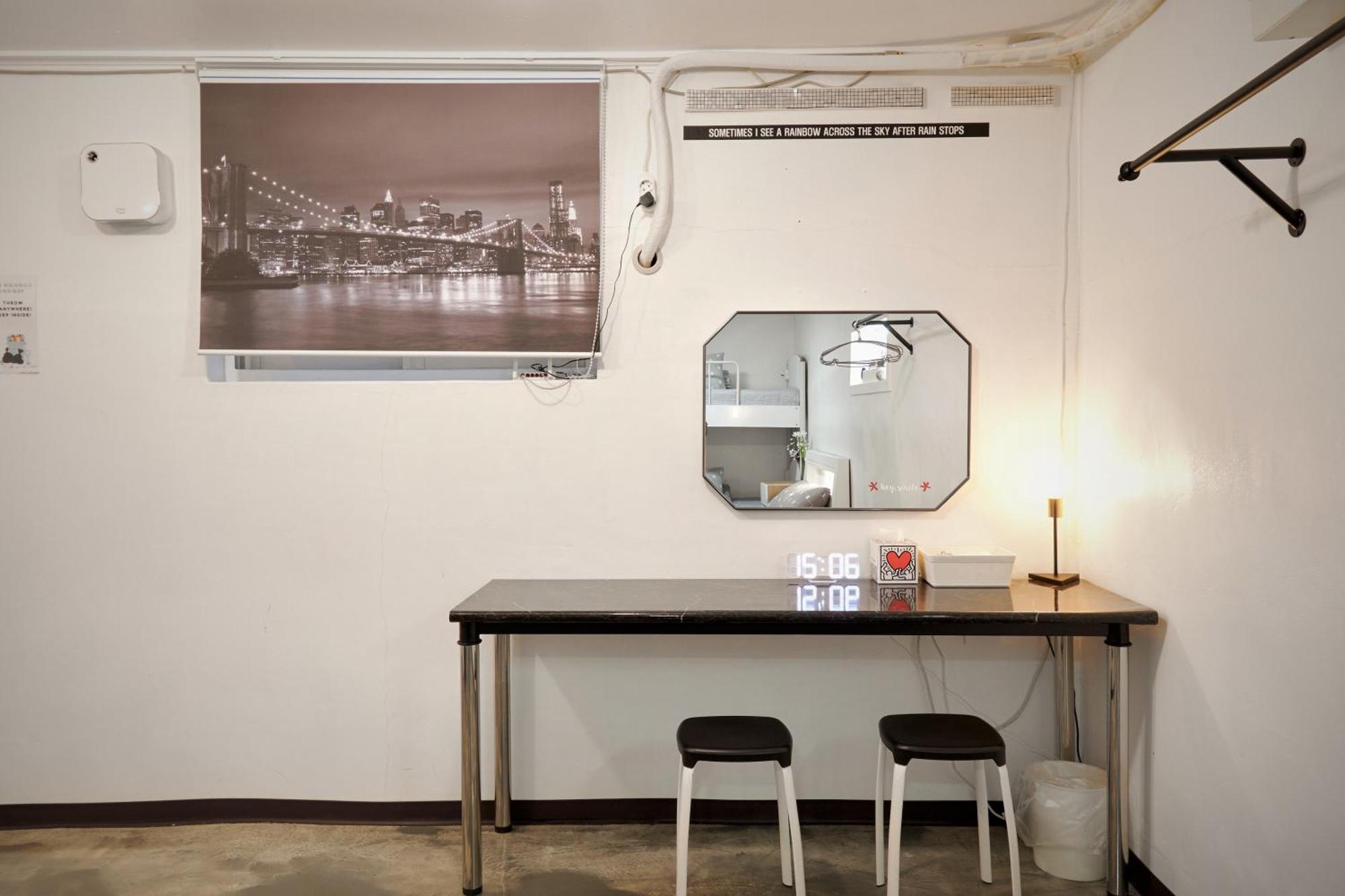 Jun Pensión Hongdae Seúl Exterior foto