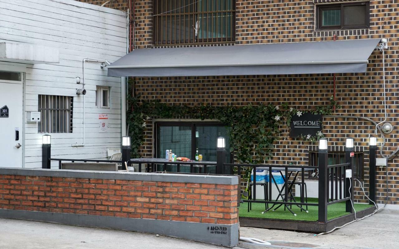 Jun Pensión Hongdae Seúl Exterior foto