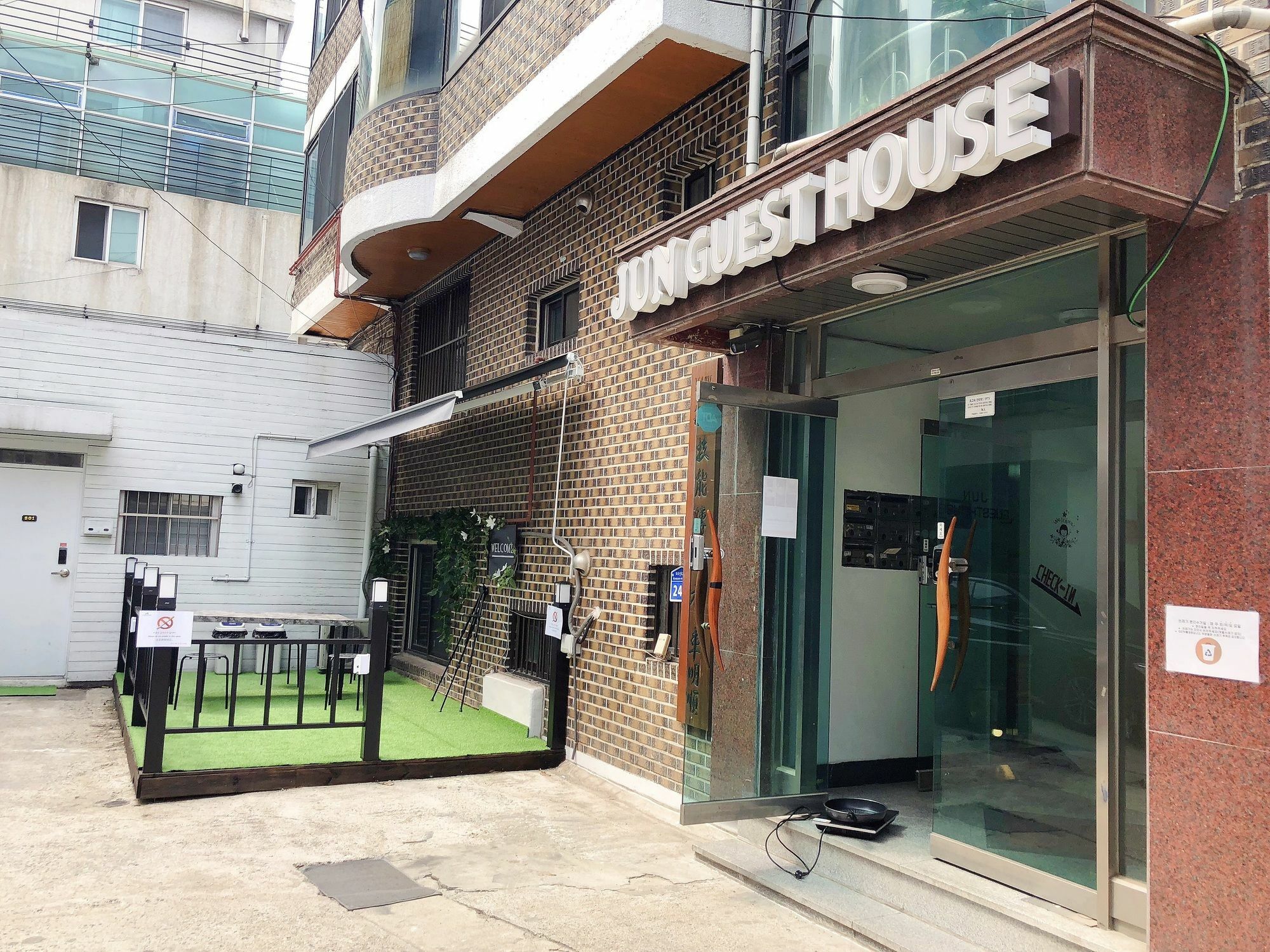 Jun Pensión Hongdae Seúl Exterior foto
